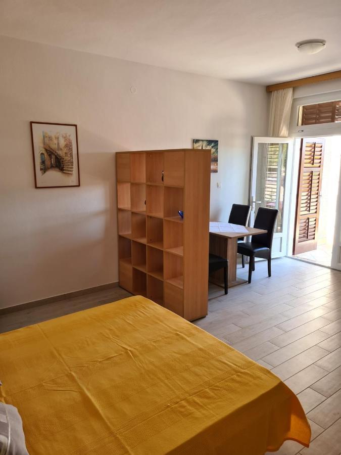 Guest House Jelsa Exteriér fotografie