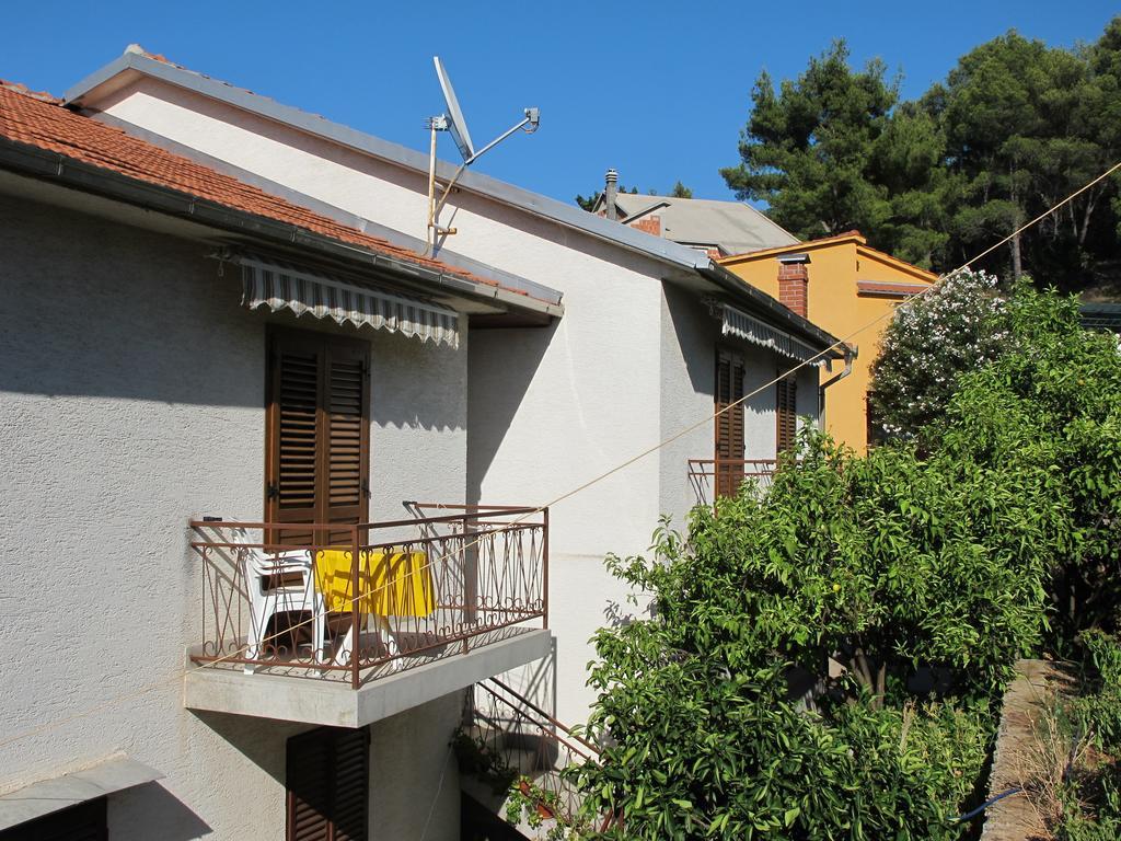 Guest House Jelsa Pokoj fotografie
